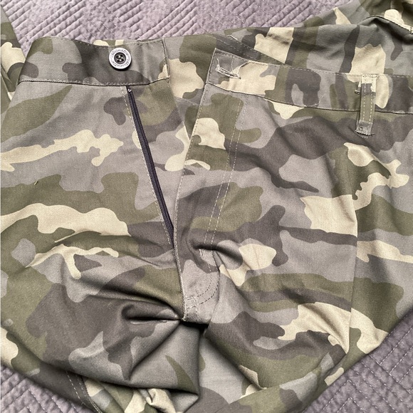 Jeanetix mens camouflage cargo pants, size W44/L33 inches - Picture 5 of 11